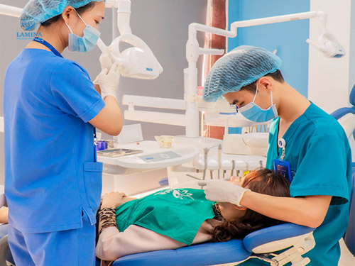 răng bị đen dịch vụ tại Lamina