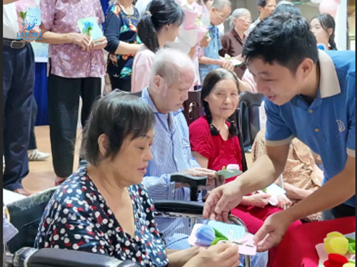 vu lan là ngày gì: thăm hỏi ông bà